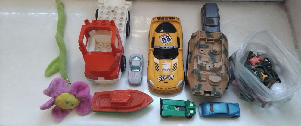 Лот игрушек машинок!!!