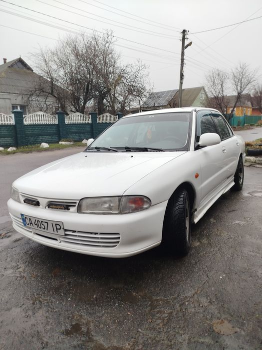 Mitsubishi lancer 1995р