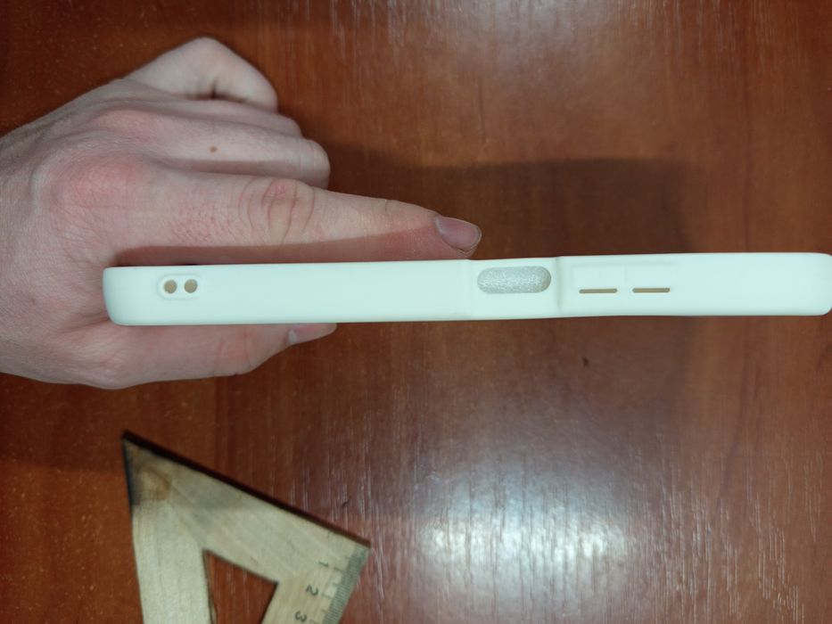 Продам чехол для Xiaomi redmi 13 4g з авто