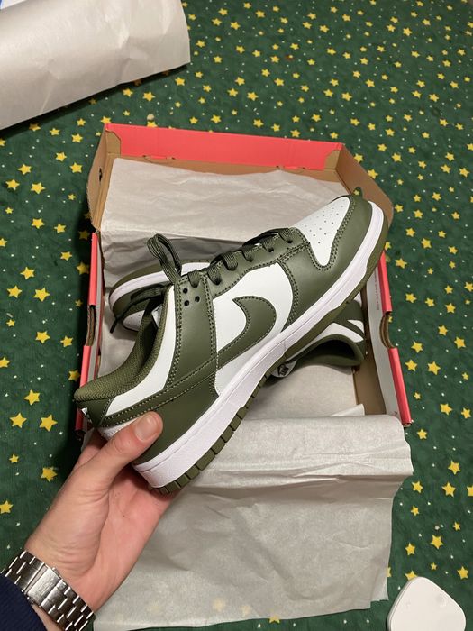 Nike dunk low olive