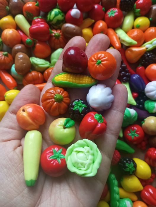 Мініатюрні овочі, фрукти з полімерної глини /розвиваючі ігри