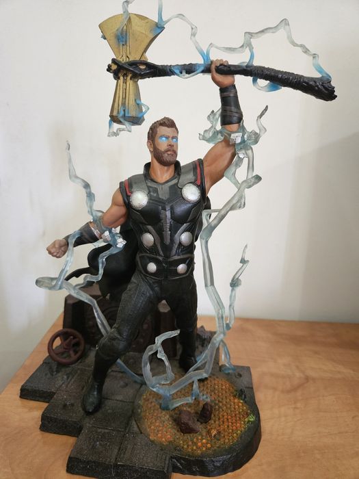 Figura do Thor  de vingadores ultimato