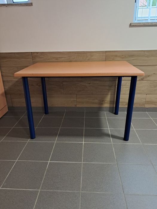 Mesa de cozinha em excelente estado