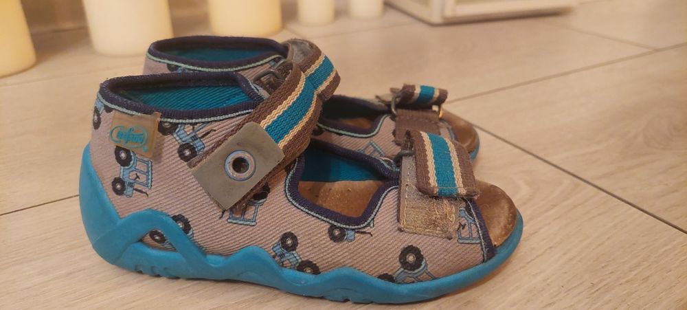 Kapcie buty chłopięce befado sandałki rozmiar 23
