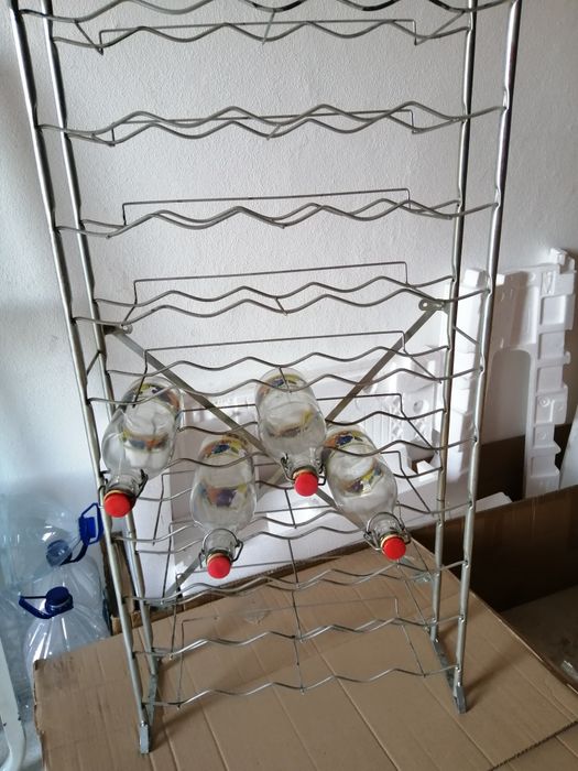 Garrafeira para 50 garrafas