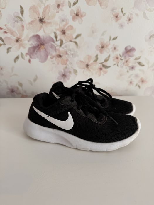 Sneakersy Nike TANJUN buty sportowe siateczkowe rozmiar 28