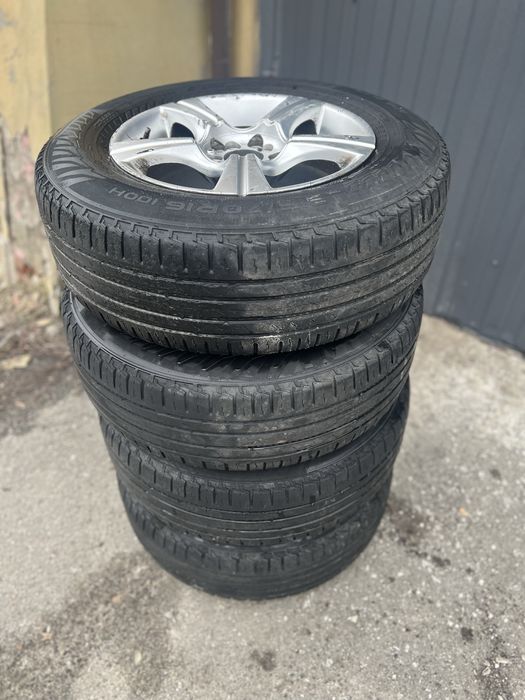 Продам диски с резиной 215/70/16