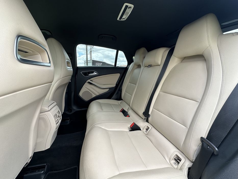 Mercedes-Benz CLA 180 — fotografia 9