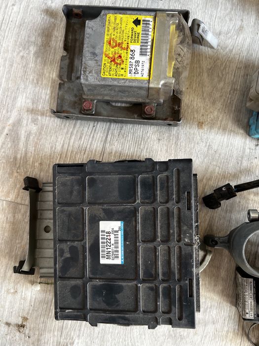 Залишки запчастин Mitsubishi Outlander 1.    2.0 4G63