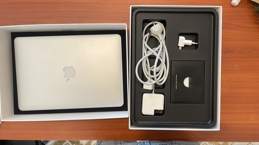 Macbook air 8Gb 13-inch 2017