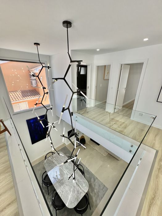 Mesa em pedra natural