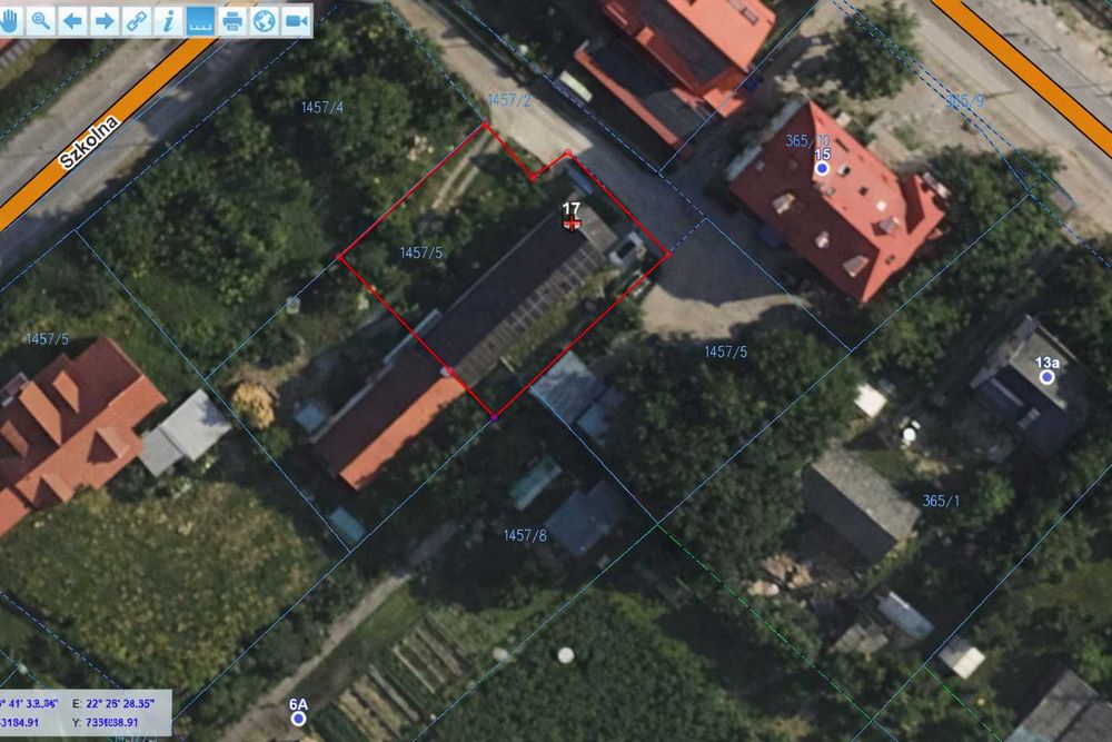 Połowa domu z fotowoltaiką na starych zasadach, garażem, ogrodem