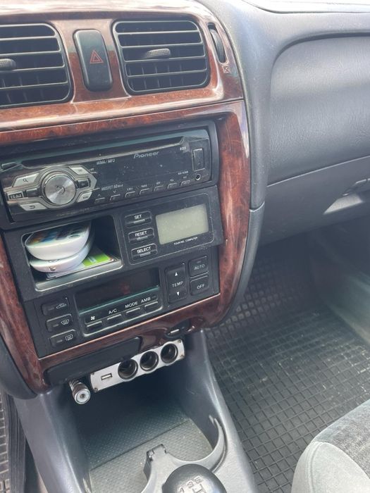 Mazda 626 1998 року
