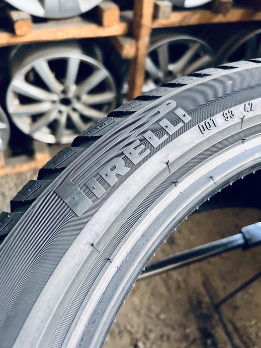 Шини Резина Зимові 255 40 18 Pirelli Sottozero3 RFT 2шт