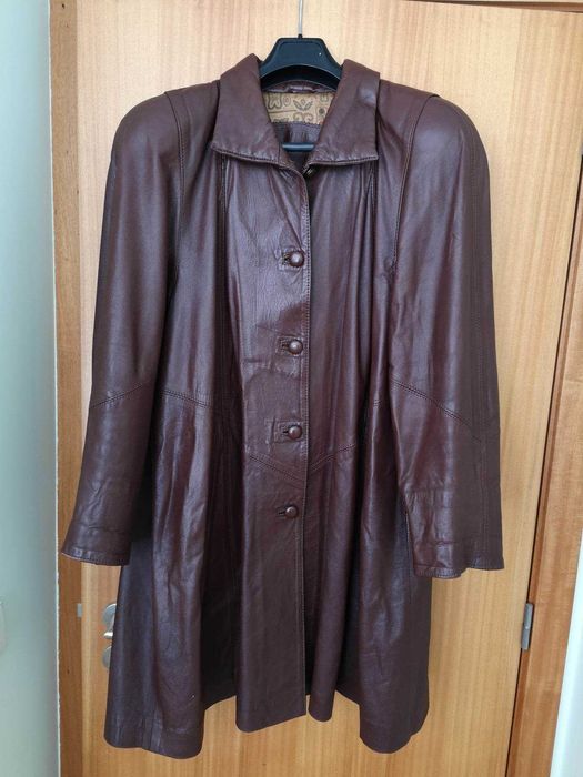 Casaco de senhora, de pele natural de couro