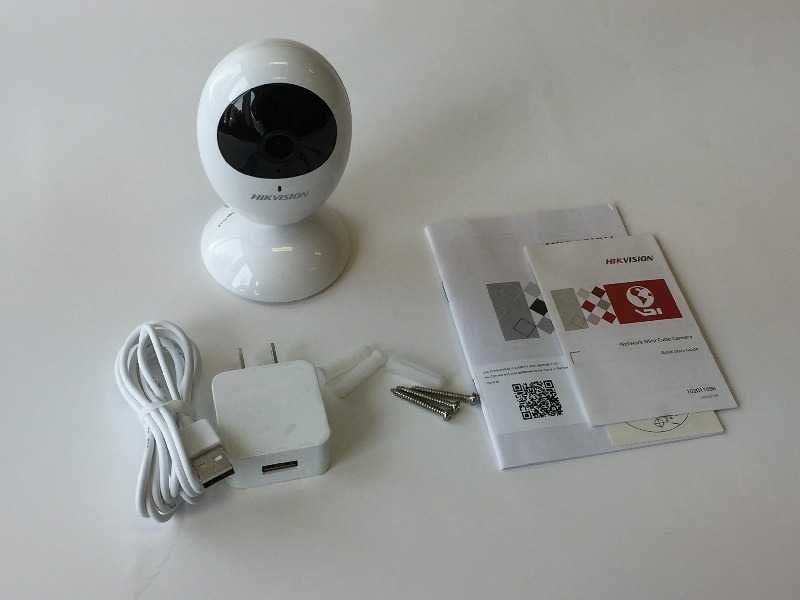 Відеокамера IP Wi-Fi Hikvision DS-2CV2U21FD-IW 2.8 мм Б/В