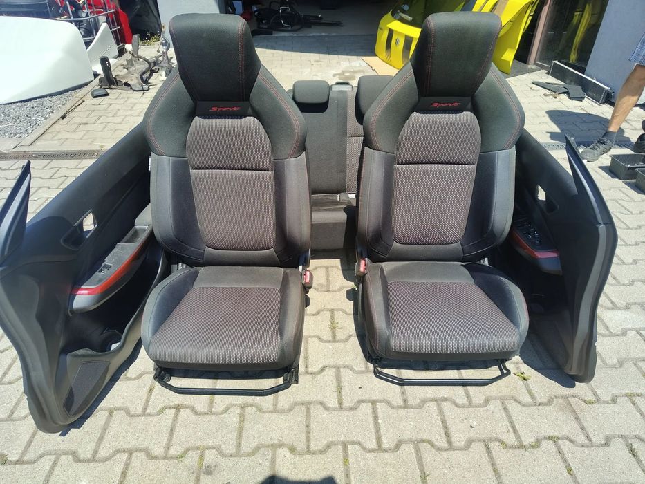 SUZUKI Swift Sport Mk8 KOMPLET Foteli Europa