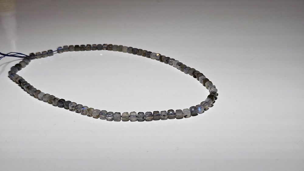 Labradoryt naturalny nitka