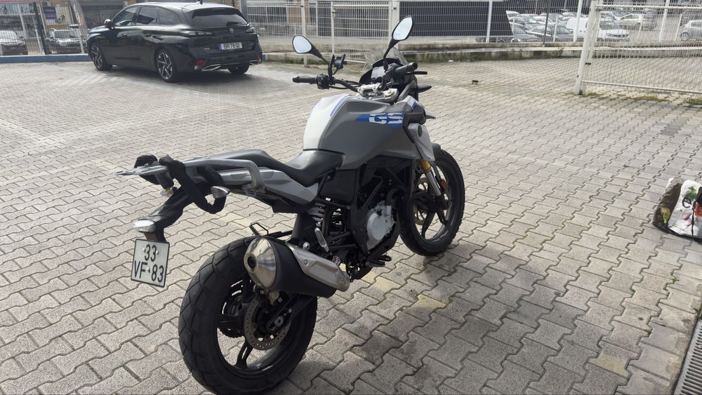 Moto BMW GS310.
