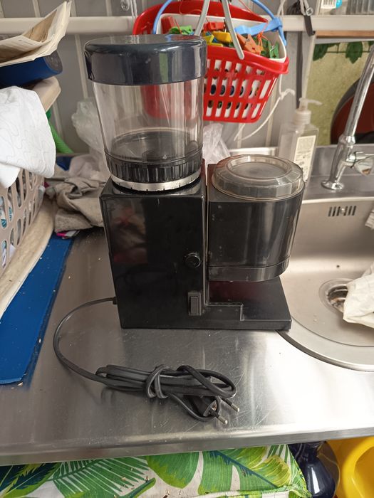 Moinho de café marca Portuguesa