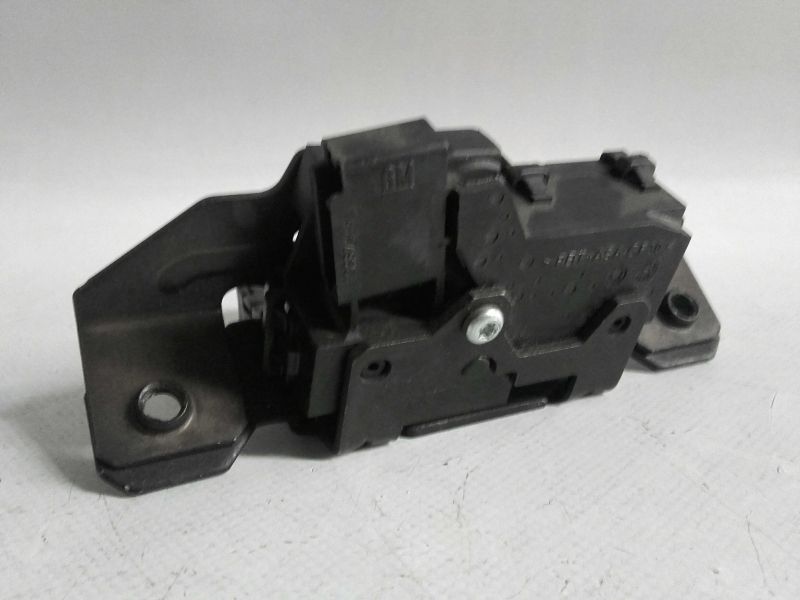 Fechadura / fecho da mala OPEL Astra J Sports Tourer