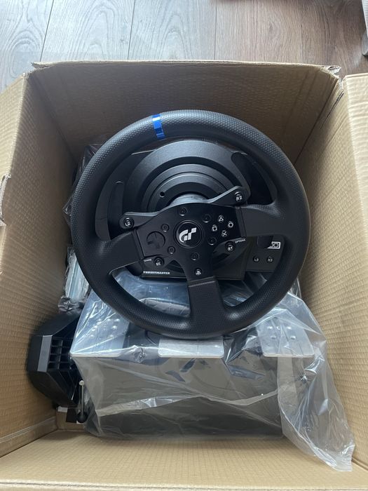 Kierownica Thrustmaster T300 + pedały | Stan BDB | PC / PS GWARANCJA 1 ROK