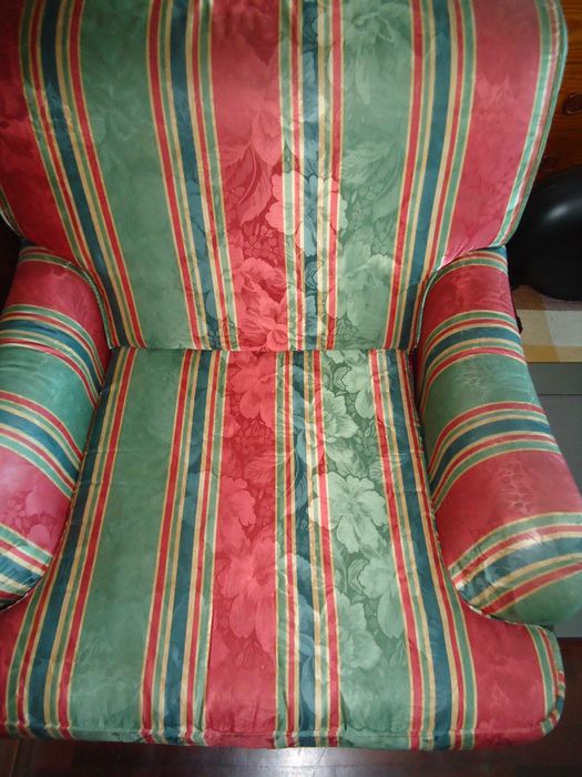 sofá individual ou poltrona, em tecido, em bom estado