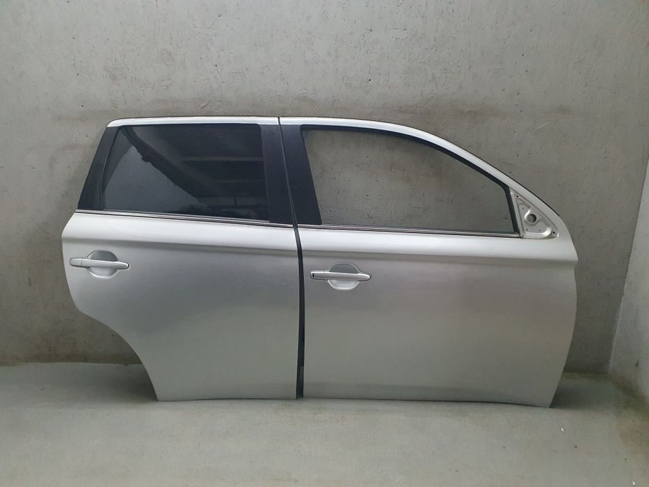 Двері в срібному кольорі U25 Mitsubishi Outlander3 2015-2021р Розборка