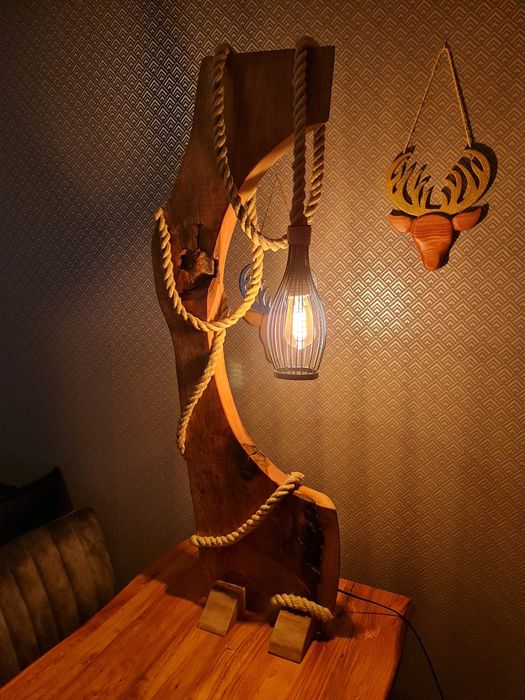 Lampa drewniana na taras, do salonu