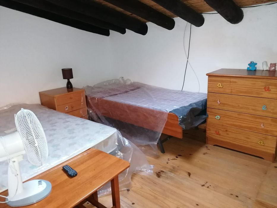 Arrenda se T2  totalmente mobilado,alguma coisa  mais contacte te me