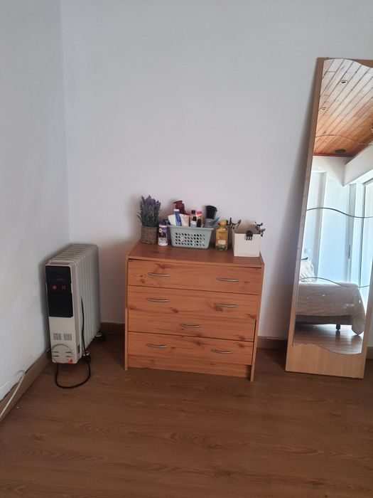 Quarto no Borel ,, perto da Amadora