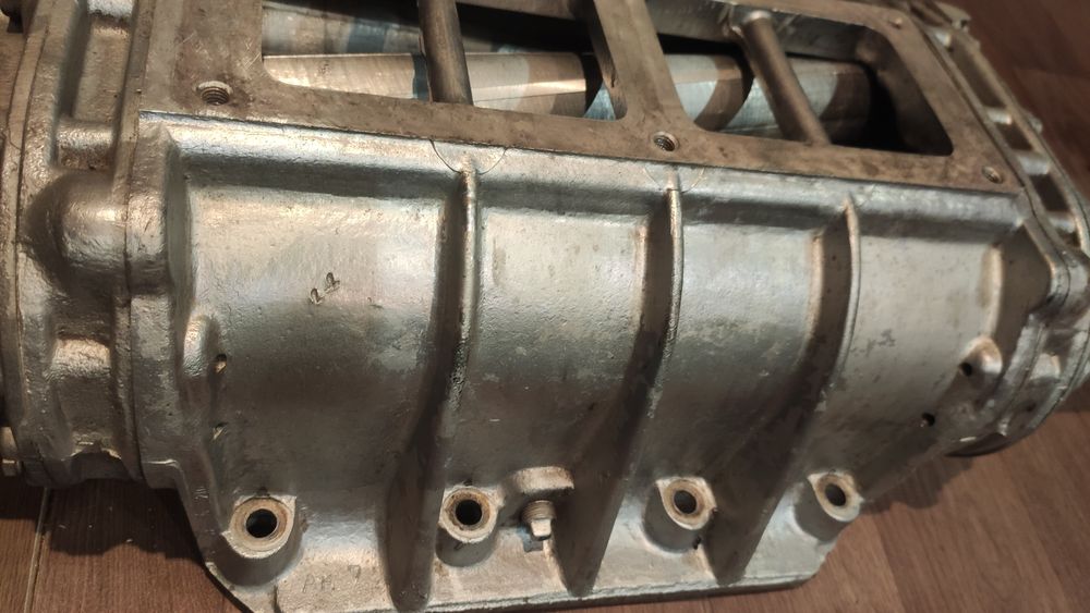 Нагнетатель ЯАЗ 206 в идеальном состоянии.