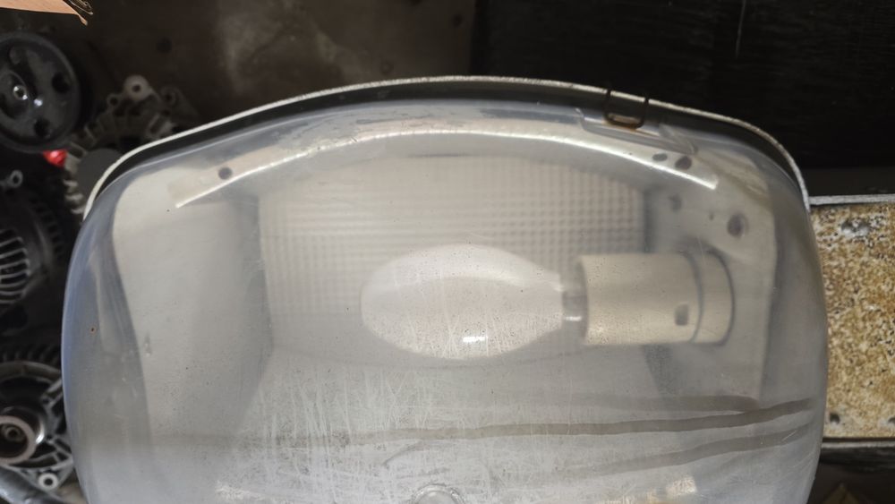 Lampa podworkowa