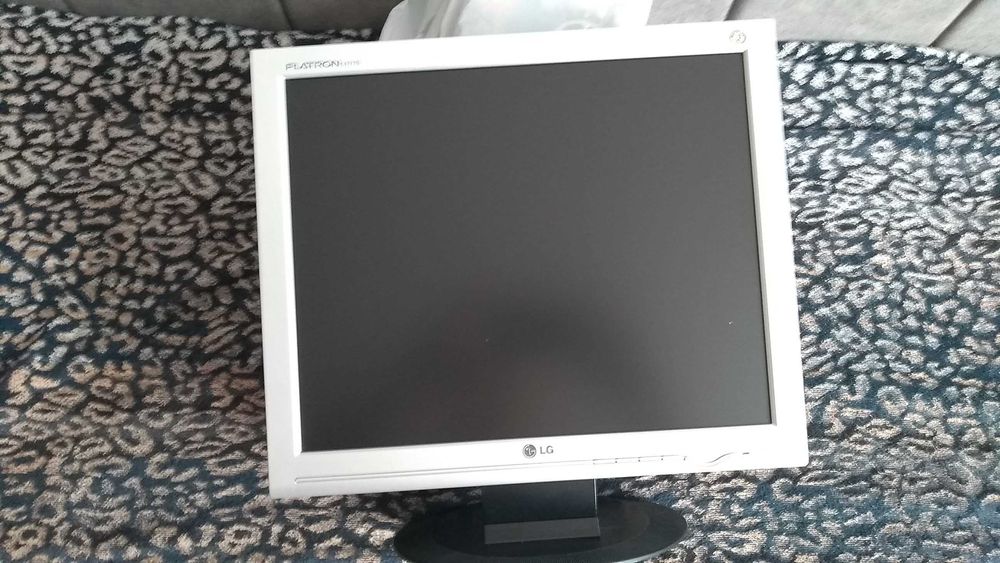 Монітор LG Flatron L1717S-SN