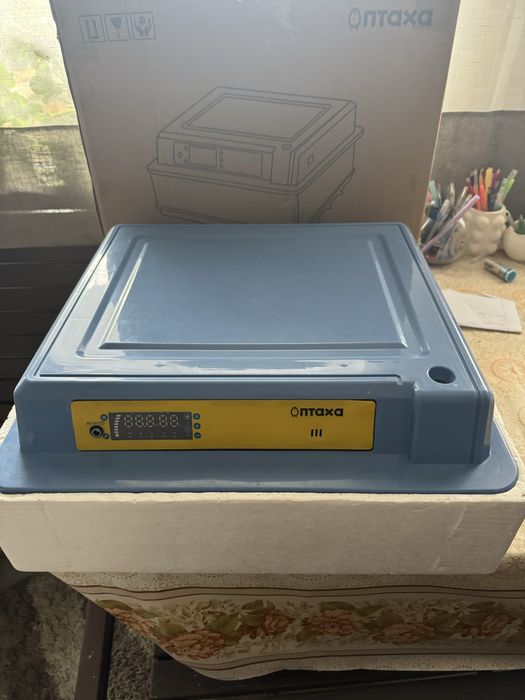 Інкубатор Б/У Птаха на 64 курячих яйця