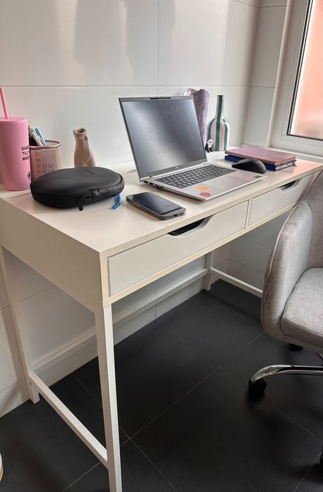 Secretária IKEA c/ 2 gavetas