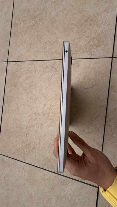 MacBook Pro 13" M1, 8GB RAM, 256GB SSD – Stan super, pełen komplet