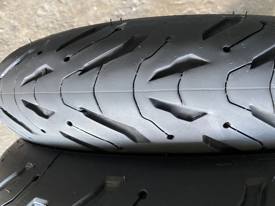 Pneus Mota 120/70/17 e 180/55/17 - Michelin Road 6 GT 2CT+