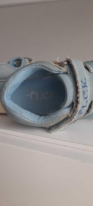 TLCK półbuty kryte sandałki dziecięce r. 23