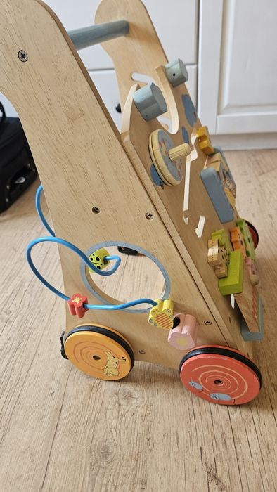 Drewniany chodzik-pchacz