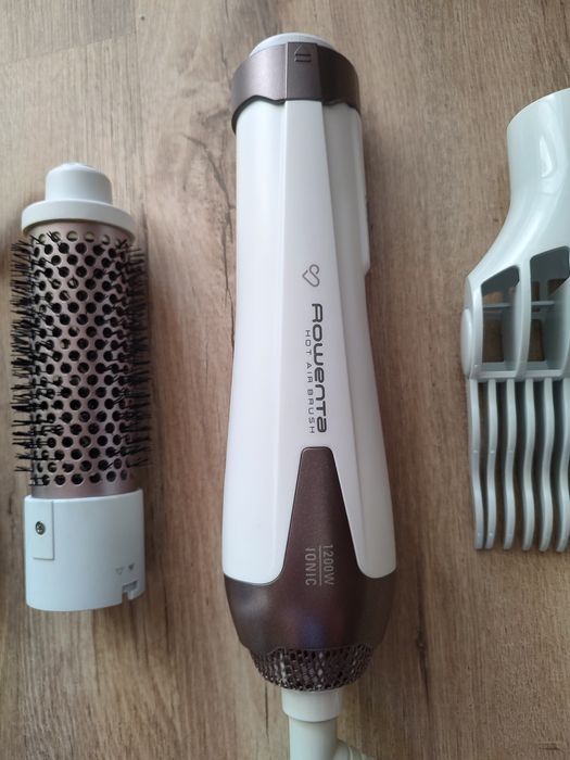 Фен-щетка ROWENTA CF7830F0