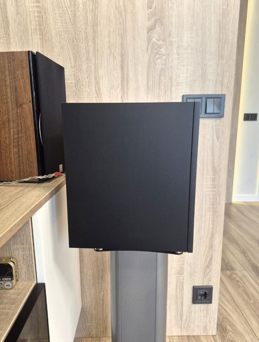 Британська акустика  Bowers  & Wilkins  606  England  , B&W