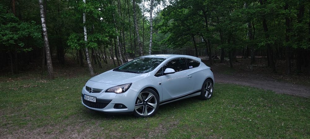 Opel Astra J GTC 2.0CDTI