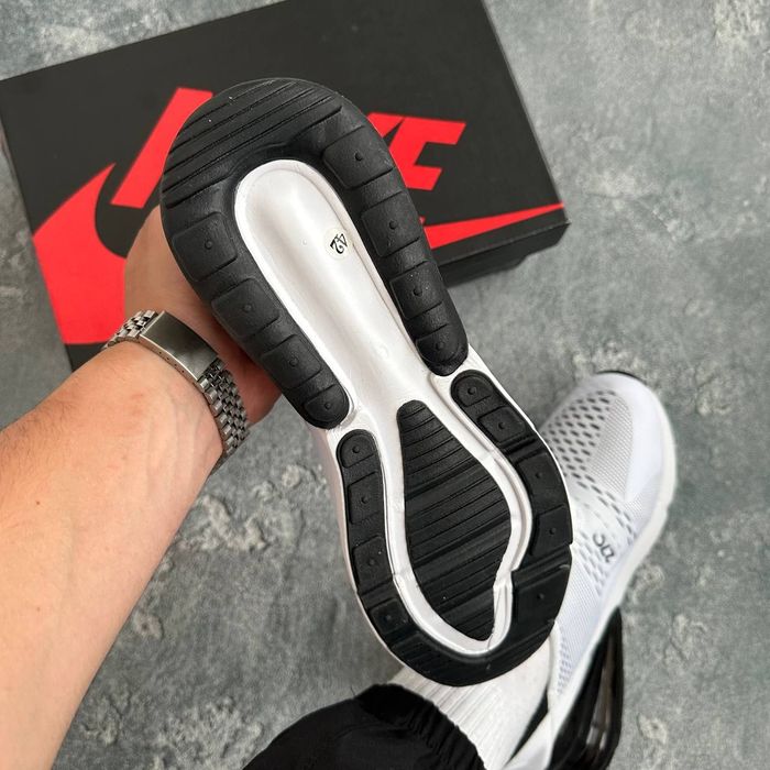 Nike Air Max 270 white/black всього за 1999грн Найк