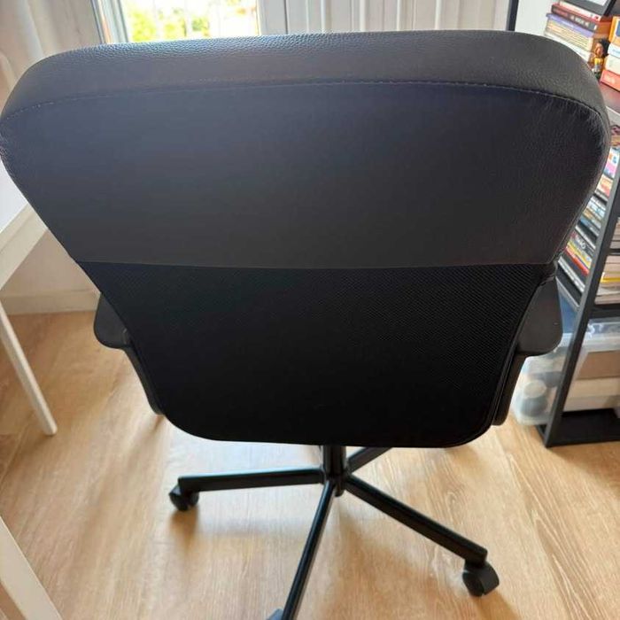 Cadeira giratória RENBERGET (Modelo Antigo)