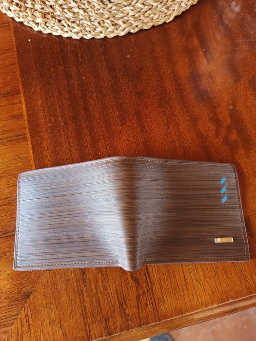 Carteira Castanha Nova