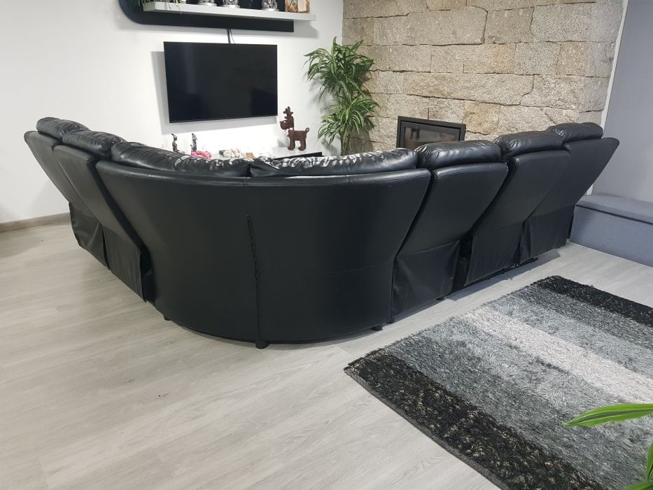 Sofá preto em pele