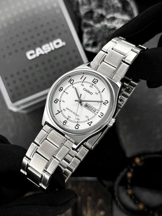 Casio годинник