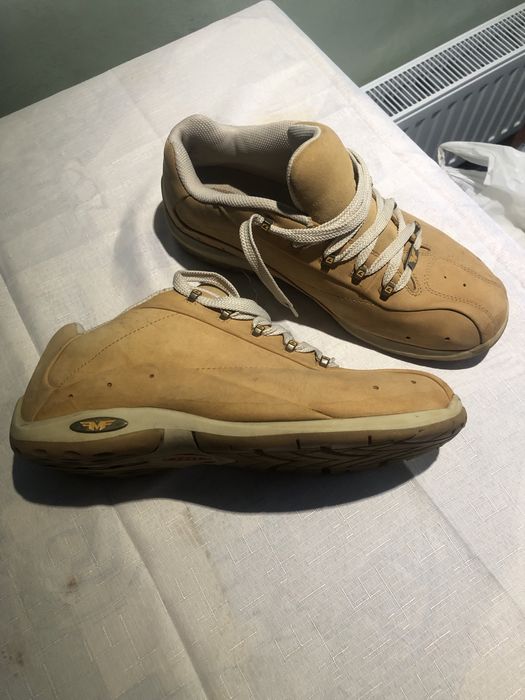 Продаються чоловічі  кросівки. Теплі . Великий розмір 47.5  ( 26см)