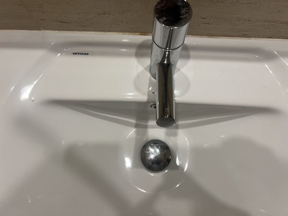 Lavatório Sanindusa + torneira Bruma + cifão + valvula